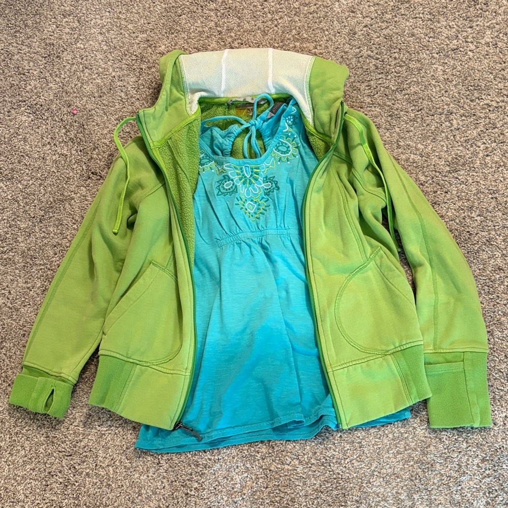 Athleta top and matching jacket. Jacket is a Small and top is an Extra Small